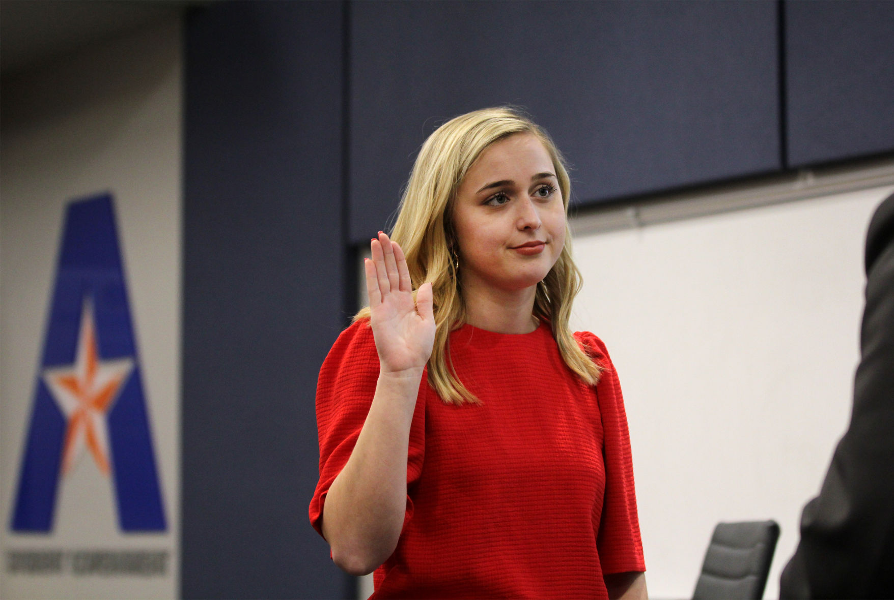 Student Body vice president resigns, replacement sworn in